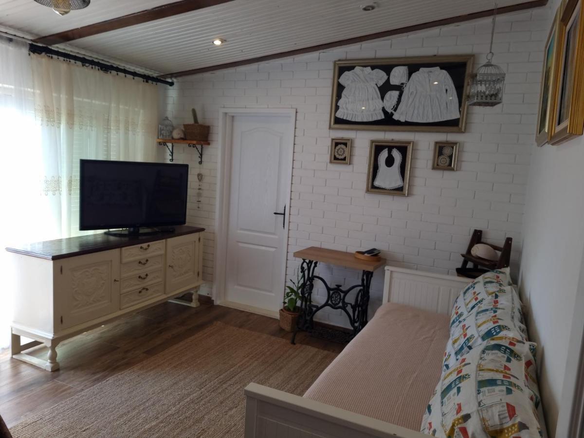 Delmar Apartment Komiža Екстериор снимка