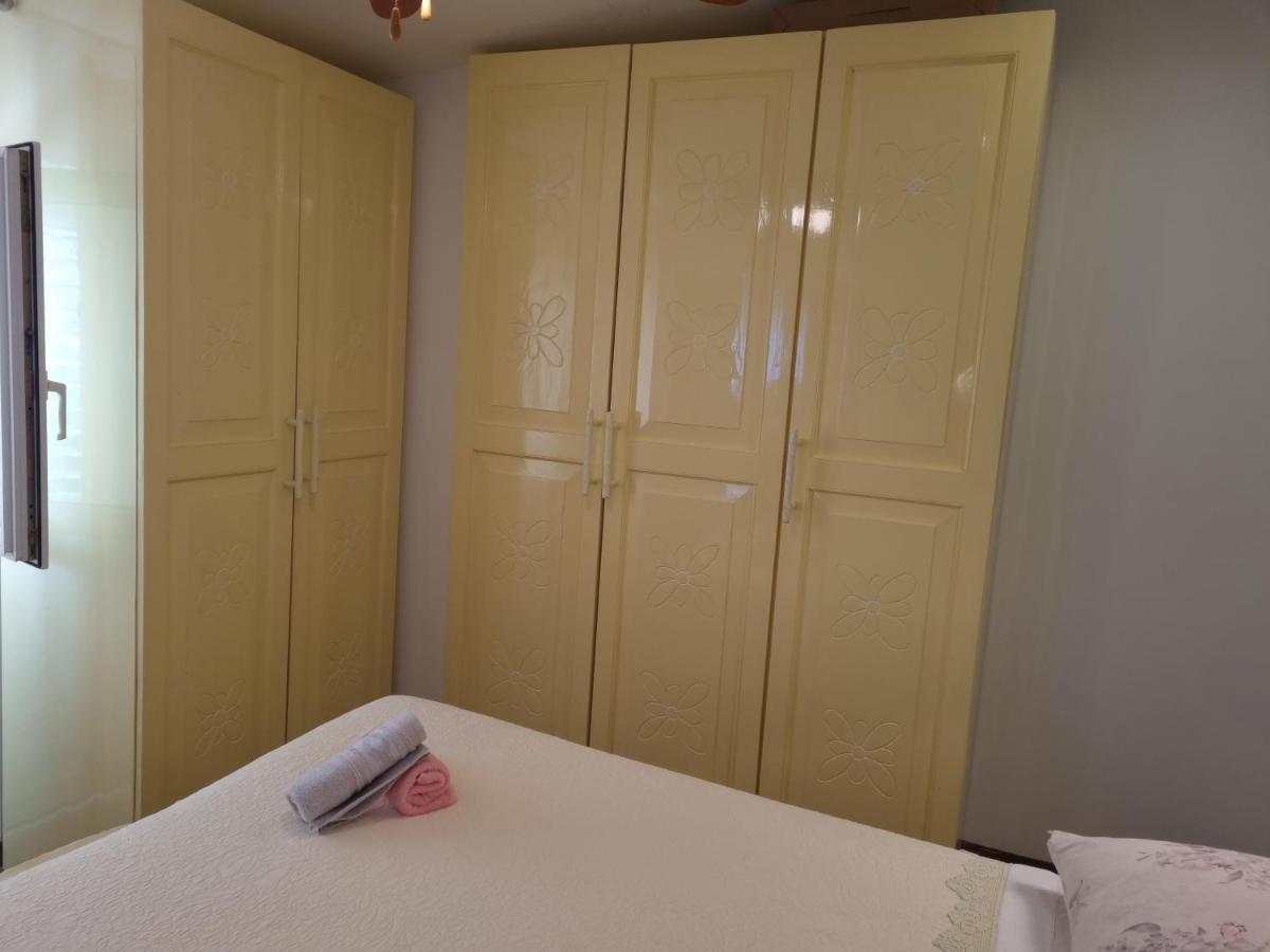 Delmar Apartment Komiža Екстериор снимка