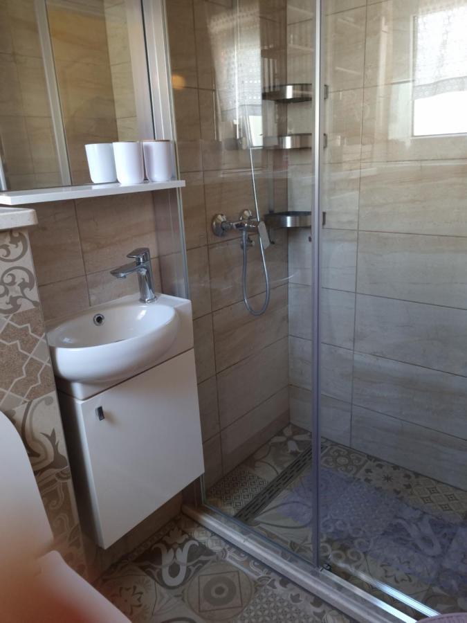 Delmar Apartment Komiža Екстериор снимка