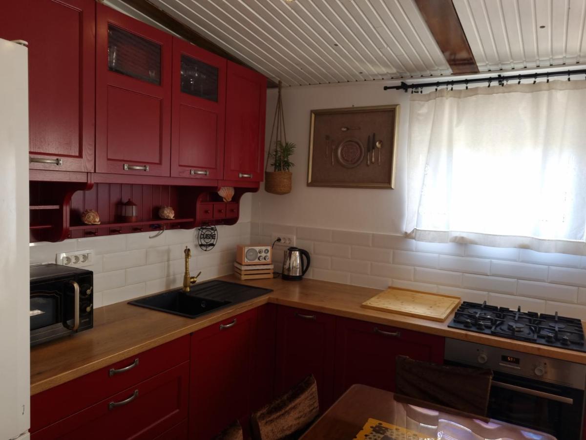 Delmar Apartment Komiža Екстериор снимка