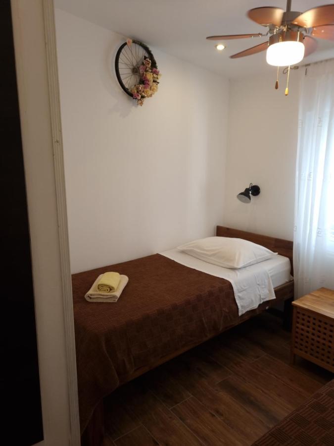 Delmar Apartment Komiža Екстериор снимка
